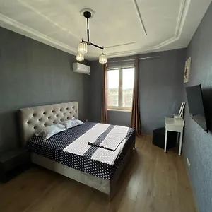 maria-luizas-cozy-central-apartment.sofiahotelsbg.com/